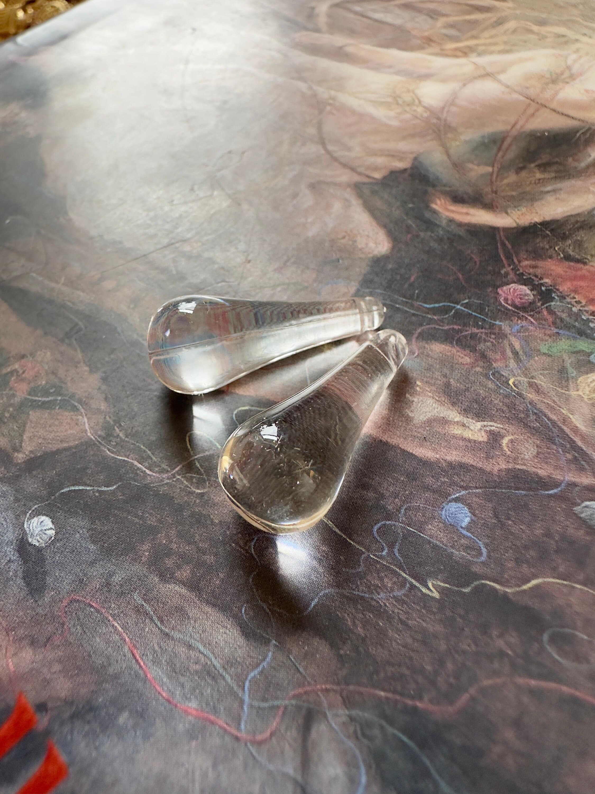 2 Vintage Rare LUCITE Brilliant Clear Smooth Bulbous Pendant Drop,  Vogue Designer Old Stock For Necklaces Earrings 1 1/16" - REF 4292