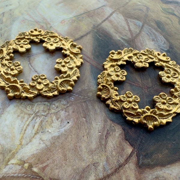 Vintage Art Deco Floral Wreath Hoop Old Stock Pieces Stampings Pendants For Necklaces Earrings Bracelets Decor - REF 3325