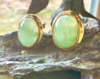 Vintage 14K Gold Apple Green Jade Stud Earrings, Natural Jade Cabochons, Mid Century Fine Jewelry 12.5x10.5mm - REF 6394