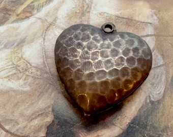 Vintage Solid Brass Puffed Hammered Heart Art Nouveau Detailed Piece Pendant Findings Stampings - REF 2320