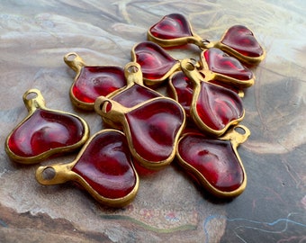 12 Vintage Ruby Red LUCITE Resin Channel Set HEART Flower Petal Small Charm Beads, Pendants Charms, 70s 80s New-Old-Stock - REF 2488