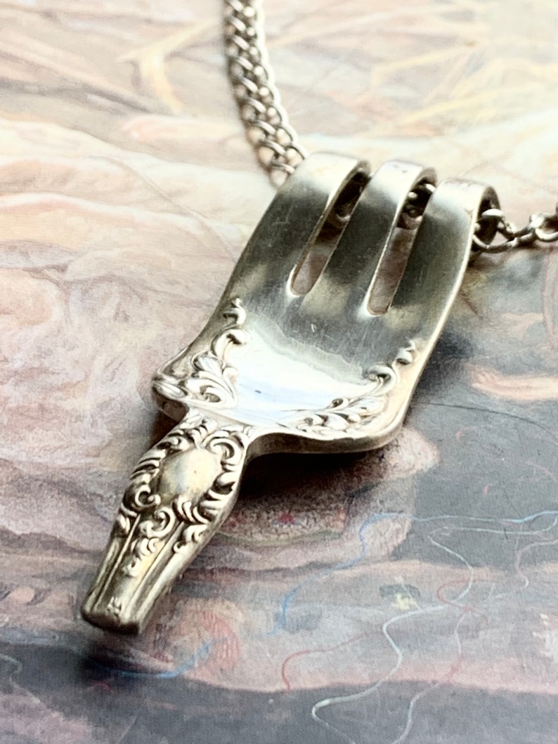 REF 443 Vintage Ornate Twisted FORK SILVERWARE Spoon Jewelry Pendant 20 Necklace