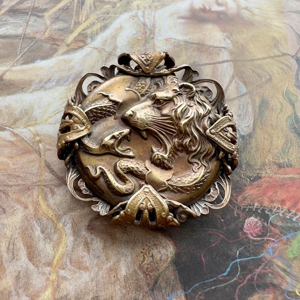 Vintage Magnifique Art Déco Nouveau Laiton Massif UPCYCLED Filigrane Lion & Pendentif Serpent - REF 2389