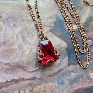 Vintage RARE Gorgeous Red Fuchsia Czech Glass UPCYCLED Solid Brass Filigree Pendant Necklace 18” - REF 3318