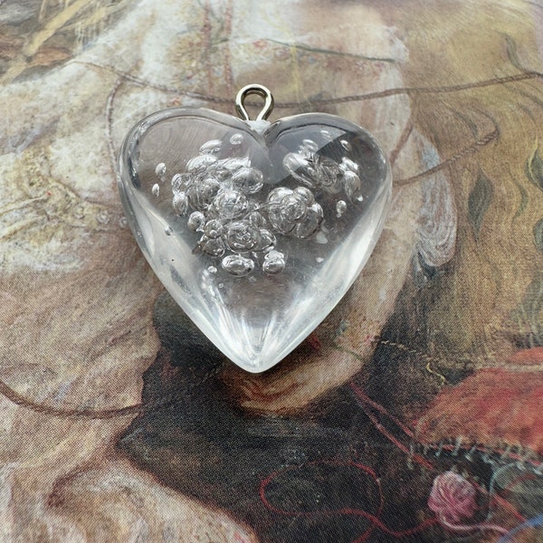 Vintage Lucite Heart Pendant Bubbles NOS Design For Necklaces Earrings Bracelets - REF 3174