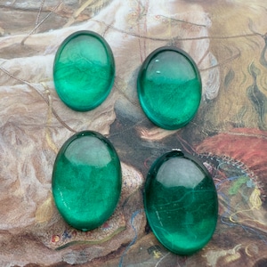 6 Vintage 1970s LUCITE Green Translucent Smooth Oval Cabochons, Vogue Fashion, New-Old-Stock, Never Circulated - REF 3474