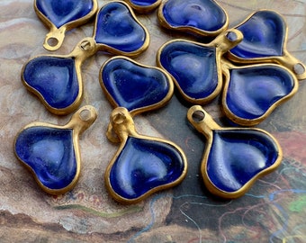 12 Vintage Blue LUCITE Resin Channel Set HEART Flower Petal Charm Beads, Pendants Charms, 70s 80s New-Old-Stock - REF 2492