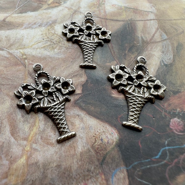 3 Vintage Old Silver Plated Victorian Floral Basket Bouquet Motif Deco Ornate Stampings Pendant Pieces Findings - REF 2974