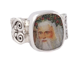 SIZE 7 Broken China Jewelry Victorian Christmas Santa with Holly Wreath Crown Sterling Ring