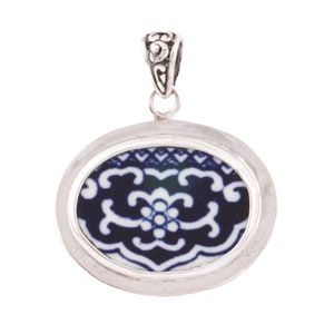Broken China Jewelry Churchill Blue Willow Crest Sterling Silver Medium Horizontal Oval Pendant