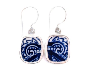 Broken China Jewelry Blue Willow Scroll Sterling Earrings