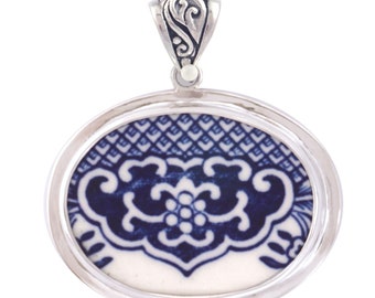 Broken China Jewelry Churchill Blue Willow Crest Sterling Silver Horizontal Oval Pendant