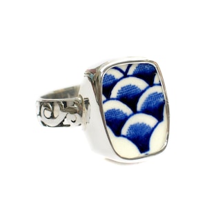 Size 8 Broken China Jewelry Myott Finlandia Blue Scallops Sterling Ring