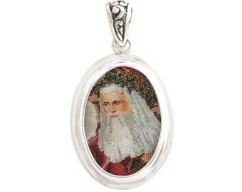 Broken China Jewelry Victorian Santa with Holly Wreath Crown Sterling Pendant