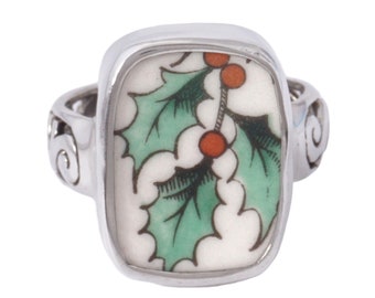 SIZE 8 Broken China Jewelry Christmas Tree Holly with Berries Sterling Ring G