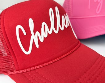 カスタムトラッカーハット、パーソナライズされたテキストまたはロゴスナップバック、パフエンボスプリント、カスタムベースボールハット、チームハット、フットボールママハット、マスコットハット