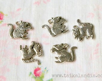 Squirrel Charms 8pcs - Squirrel Pendants - Animal Charms - Antique Silver Charms - Miniature Charms - Nickel Free Charms -