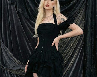 Trägerloses Kleid mit Rüschenausschnitt, unregelmäßigem Design und fließendem Band, elegantes und feminines Partykleid, romantisches Abendkleid