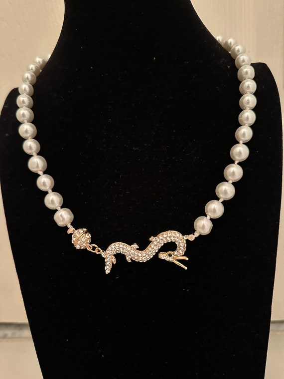 Vintage faux pearl rhinestone necklace