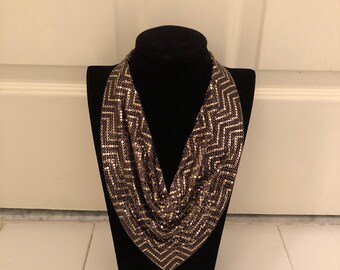Weißes weißes Chevron Mesh-Lätzchen aus Baumwolle