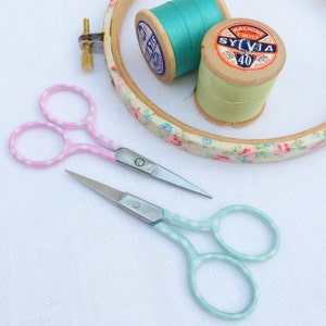 Polka Dot Embroidery Scissors. Pink or Turquoise. 9 cm needle craft scissors