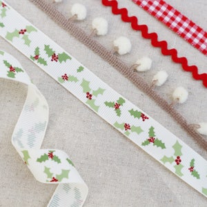 Holly Leaf Ripsband. 4 Meter