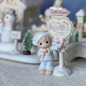Precious Moments Sugar Town -  Sam Butcher Population Sign - Retired figurines - 529842