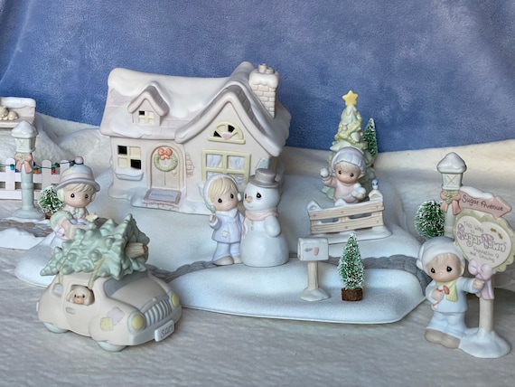 【ゆうき】プレシャスモーメントSugar Town 置時計他3セット Precious Moments Sugar Town - Sam's House Figurine - Sam Butcher