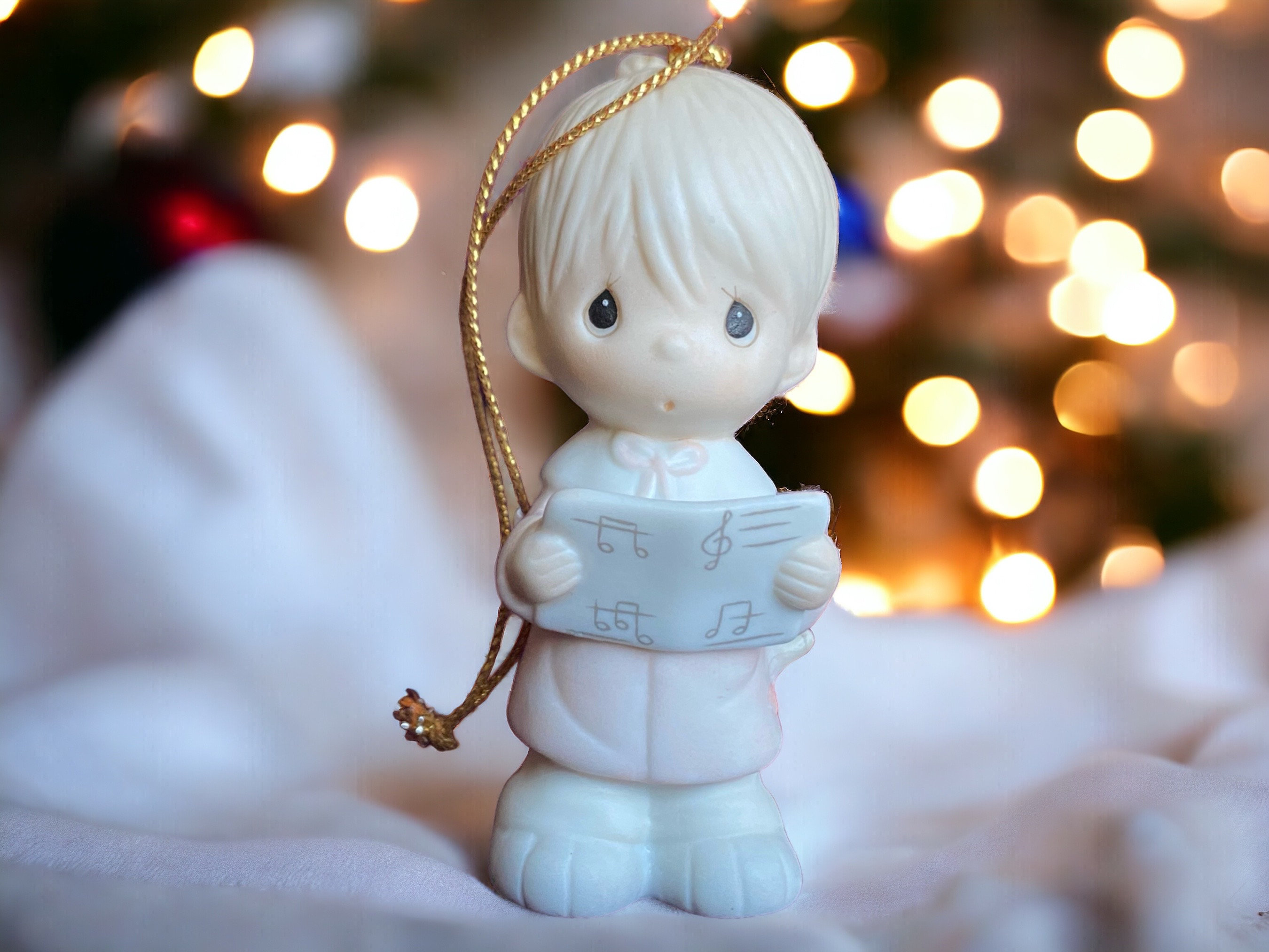Precious Moments Ornament - Peace on Earth - Vintage Ornaments