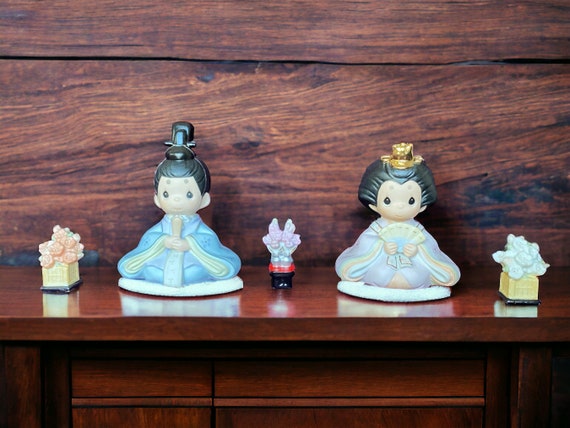 Precious Moments - All Girls Are Beautiful - Vintage Figurine