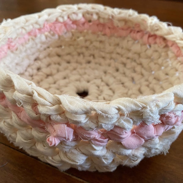 Handcrafted Rag Bowl Great for Plants, Pencils, Tools and More 7" x 3" Pink Ivory