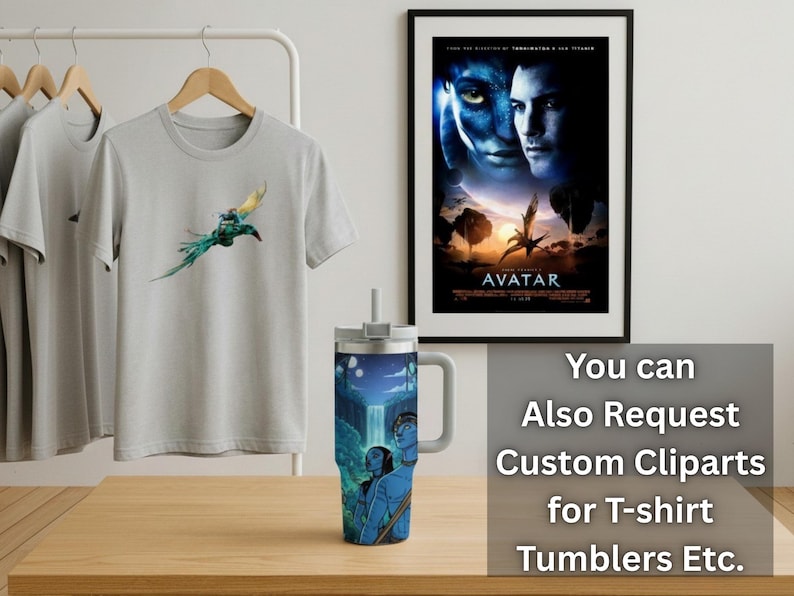 Puede incluir: Una camiseta gris claro con un gr&aacute;fico de p&aacute;jaro colorido, un vaso azul y plateado con un dise&ntilde;o de la pel&iacute;cula Avatar y un p&oacute;ster de la pel&iacute;cula Avatar en un marco negro. El texto en la imagen dice "You can Also Request Custom Cliparts for T-shirt Tumblers Etc."