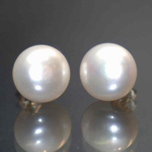 Free shipping in US---AAA 8.0-8.5mm White Freshwater Pearl Stud Earrings---Perfect Gift Classic Fashion Love Bridal Wedding  Jewelry