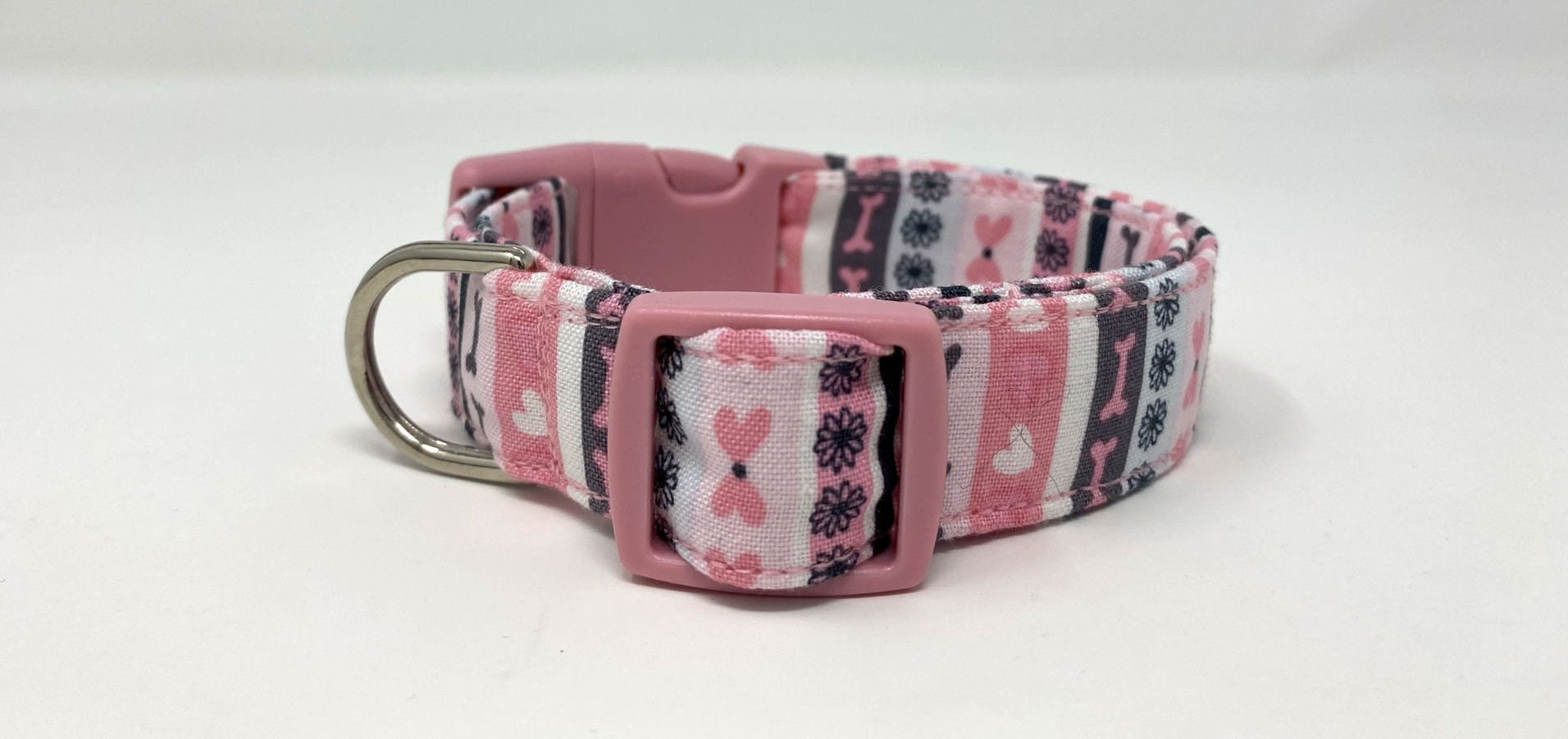 Valentinstags-Hundehalsband – Rosa Mit Herzen – Verstellbar – Weich – Für Hunde & Katzen – Größe XS Bis XL