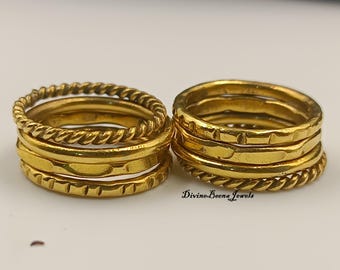 Anillos apilables estilo boho: Juego de 8 anillos apilables de latón.