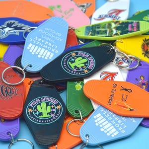 Custom Vintage Motel Keychain, Personalized Logo Key Tag, Bulk Gifts