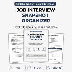 以下が含まれることがあります： 「JOB INTERVIEW SNAPSHOT ORGANIZER」のテキストが入った、印刷可能な面接スナップショットオーガナイザー。画像には、役割の詳細、メモ、フォローアップアクションのセクションがある3つのページが表示されています。