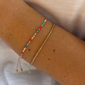 Feines Armband Set aus Mini Glasperlen | Gold Beige Türkis Rot | Schiebeverschluss | handgearbeitet | Schmuck Geschenk Freundin