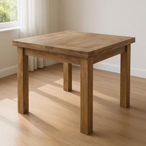 Puede incluir: Mesa cuadrada de madera con acabado marrón claro. La mesa tiene una tapa rectangular y cuatro patas robustas. La mesa mide aproximadamente 76 cm de largo, 76 cm de ancho y 76 cm de alto.