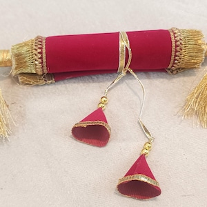 Busta Shagun arrotolabile in velluto di alta qualità, realizzata a mano, tradizionale sacchetto regalo con natkan dorati.