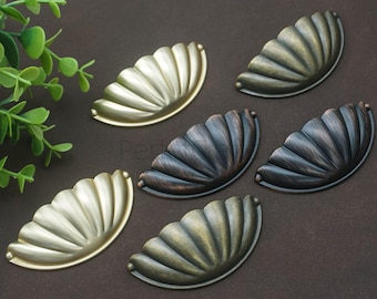 Antique Bronze Cup Drawer Pull: Retro Shell Cabinet Handle