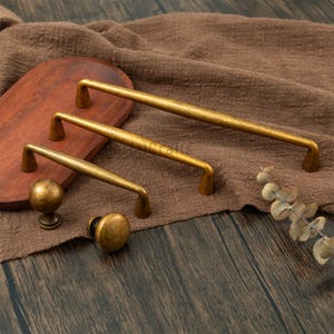 Vintage Cabinet Handles : Aged Brass Finish Drawer Pulls, drsser knobs furniture hardware