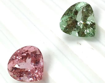 Naturlig turmalinhjärtstensset med rosa och gröna lösa stenar 7,2 karat 10 x 10 mm