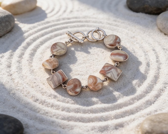 Sterling Silver and Agate Link Toggle Bracelet.