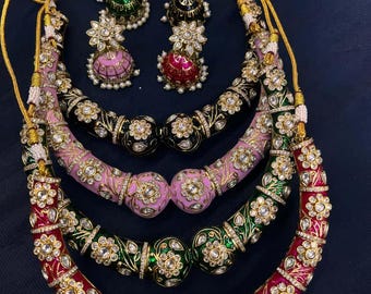Conjunto de gargantilla Kundan: joyería nupcial india con aspecto dorado.