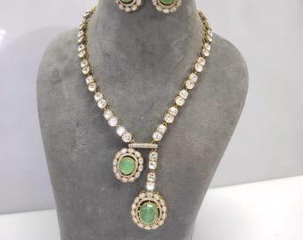 Collana Kundan indiana reale: gioielli tradizionali senza tempo.