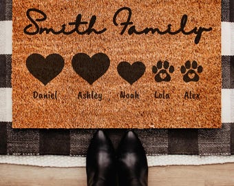 Custom Family Name Doormat, Personalized Dog Paw Doormat, Dog Lovers Mat, Housewarming Gifts for Dog Owner, Gift for Family and Pet Owner