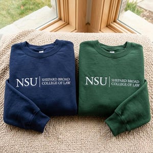 Felpa personalizzata con ricamo universitario, maglietta personalizzata per studenti, maglietta per l'orgoglio universitario, maglietta universitaria personalizzata, maglietta universitaria personalizzata