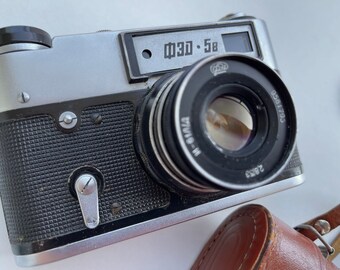FED 5 B Russian Soviet Leica RF 35mm USSR Camera Industar 61L/D lens in Case