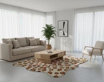 Tappeto tuftato con stampa leopardata: tappeto con motivo animalier color crema e marrone